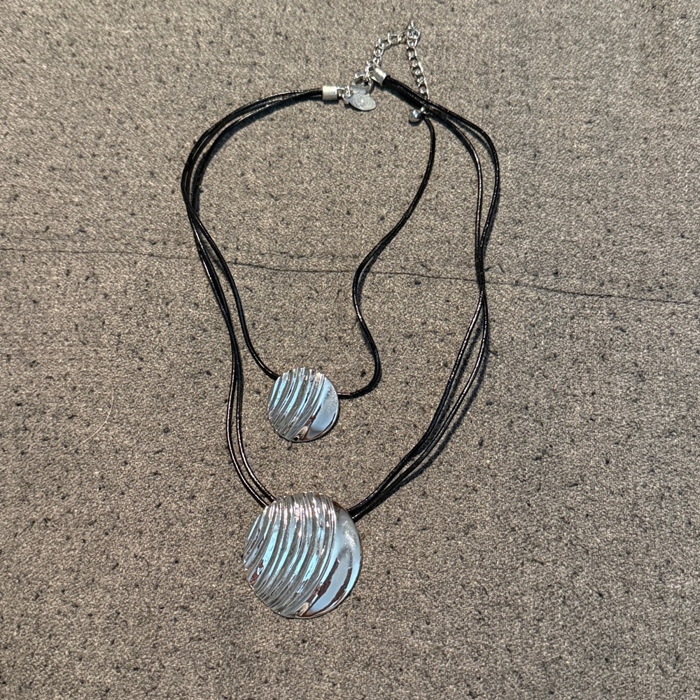 Chico’s cord necklace, EUC